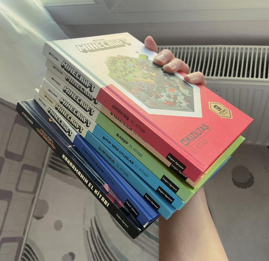 私の父は、私が Minecraft の本を読み終えるたびに、新しい本を買ってくれました ;)